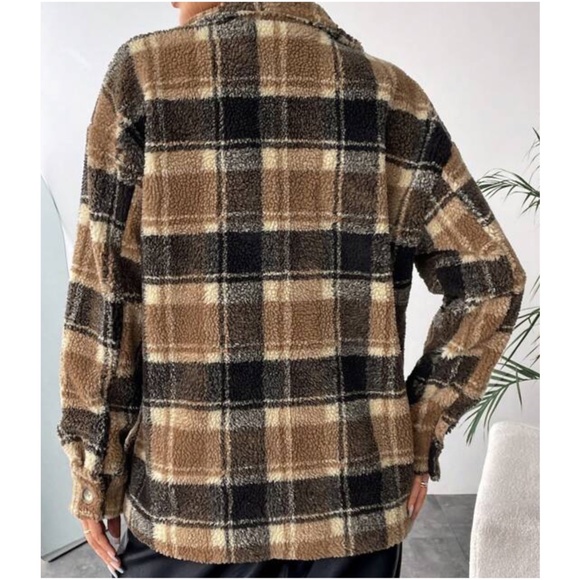 Sherpa plaid brown black button down teddy jacket - Picture 4 of 5